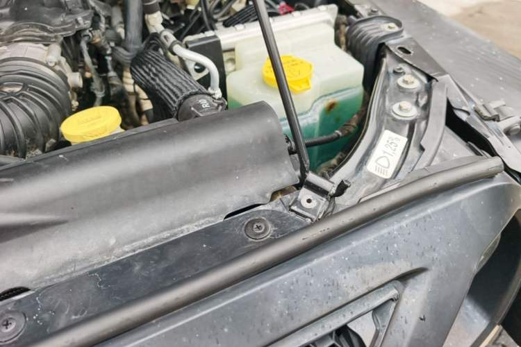 Used Jeep Wrangler 2013 3.6L Sahara two-door model Engine Bay Left
