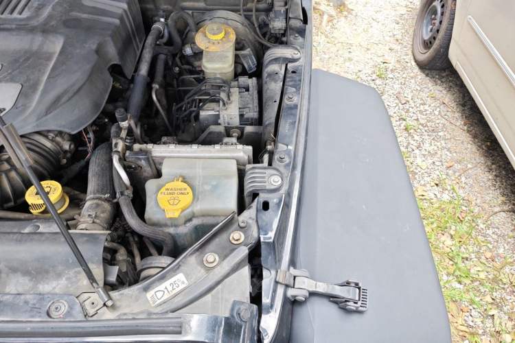 Used Jeep Wrangler 2013 3.6L Four-Door 10th Anniversary Edition Engine Bay Left