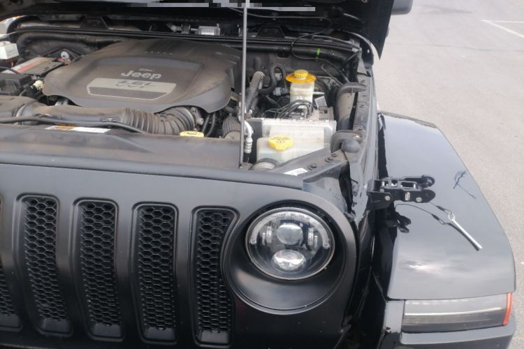 Used Jeep Wrangler 2013 3.6L Sahara Four-Door Edition Engine Bay Left