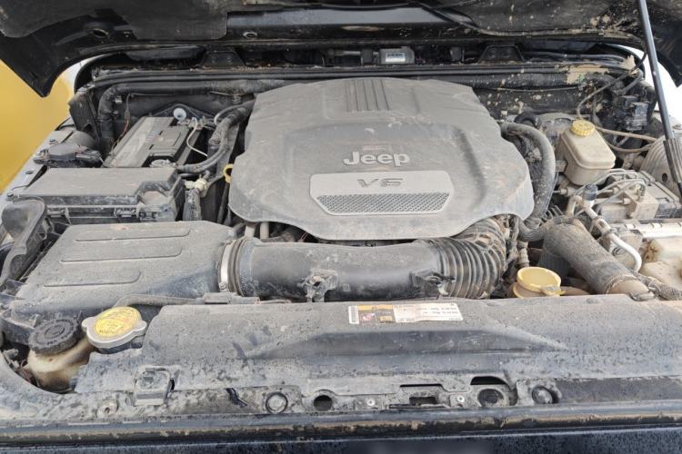 Used Jeep Wrangler 2013 3.6L Sahara Four-Door Edition Engine Bay