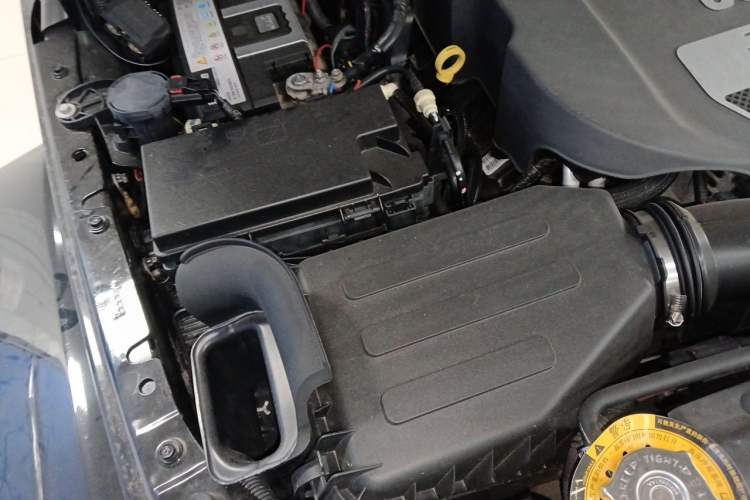Used Jeep Wrangler 2013 3.6L Sahara Four-Door Edition Engine Bay Right