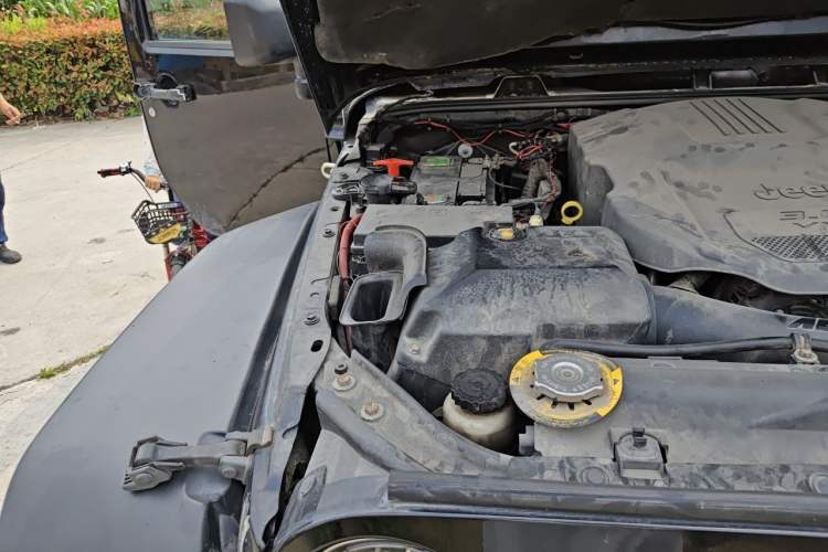 Used Jeep Wrangler 2013 3.6L Two-Door 10th Anniversary Edition Engine Bay Right