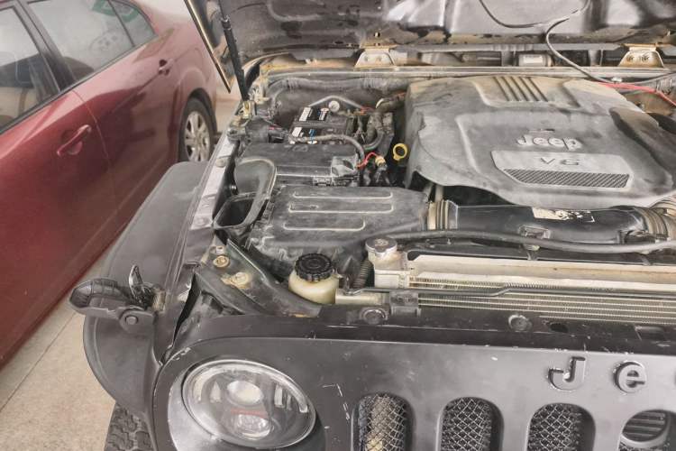 Used Jeep Wrangler 2013 3.6L Rubicon two-door version Engine Bay Right