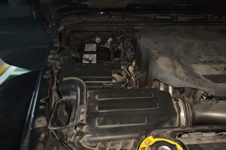Used Jeep Wrangler 2013 3.6L Sahara Four-Door Edition Engine Bay Right