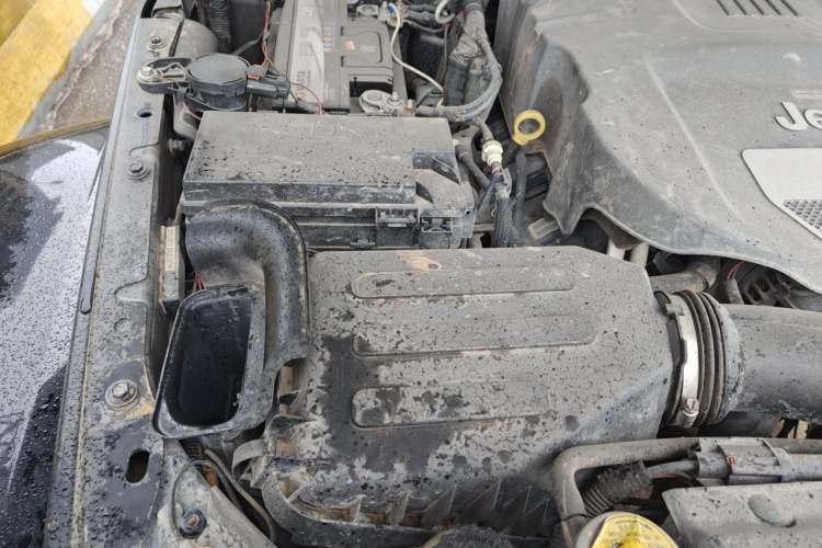 Used Jeep Wrangler 2013 3.6L Sahara Four-Door Edition Engine Bay Right