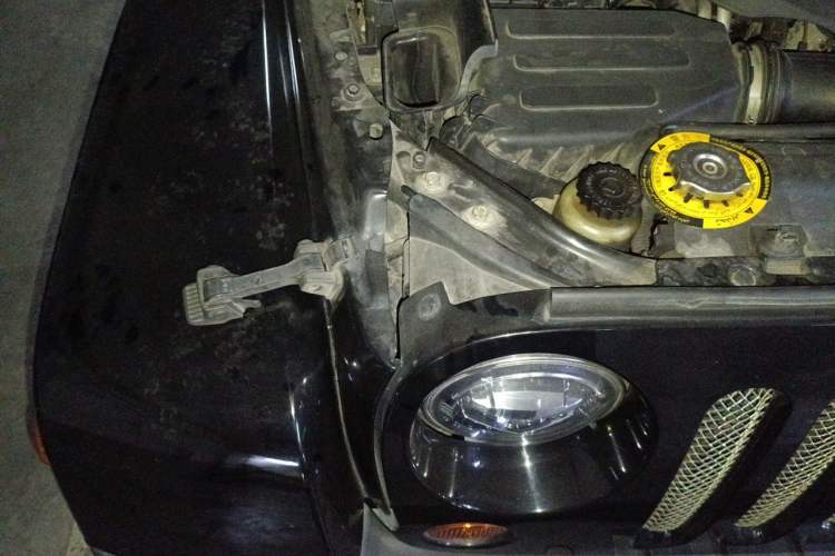 Used Jeep Wrangler 2013 3.6L Sahara two-door model Engine Bay Right
