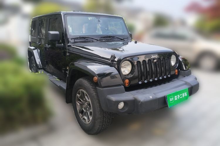 Used Jeep Wrangler 2013 3.6L Sahara Four-Door Edition Front Right 45 Deg
