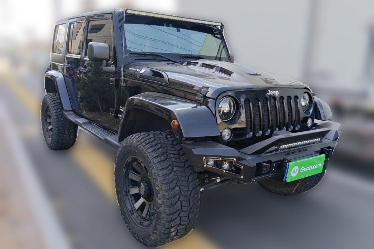 Used Jeep Wrangler 2013 3.6L Sahara Four-Door Edition Front Right 45 Deg