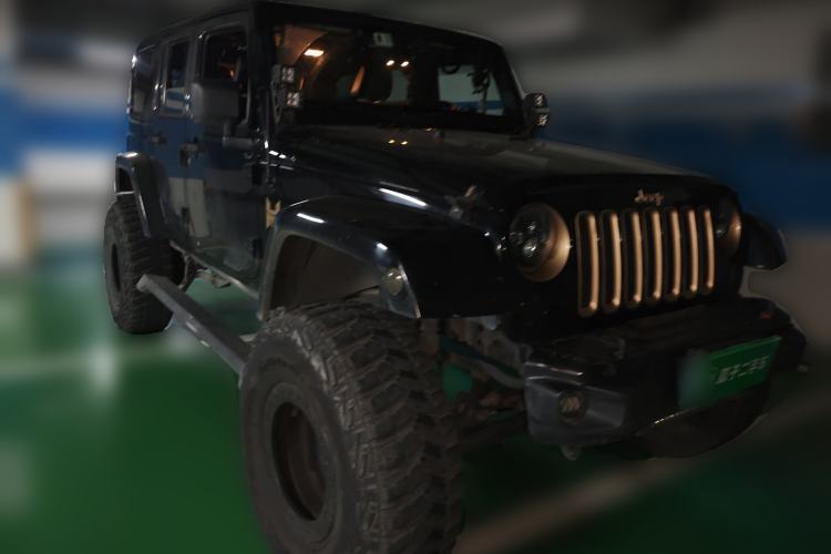 Used Jeep Wrangler 2013 3.6L Sahara Four-Door Edition Front Right 45 Deg