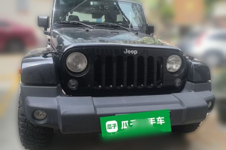 Used Jeep Wrangler 2013 3.6L Sahara two-door model Guazi used car, China used car export, Used car for sale, Used cars, Cheapest cars for sale