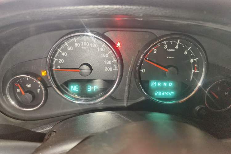 Used Jeep Wrangler 2013 3.6L Rubicon two-door version Instrument Cluster