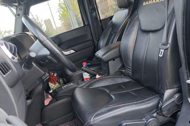 Used Jeep Wrangler 2013 3.6L Sahara Four-Door Edition Left Front Seat