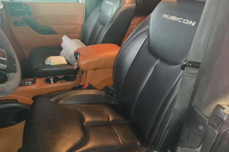 Used Jeep Wrangler 2013 3.6L Rubicon two-door version Left Front Seat