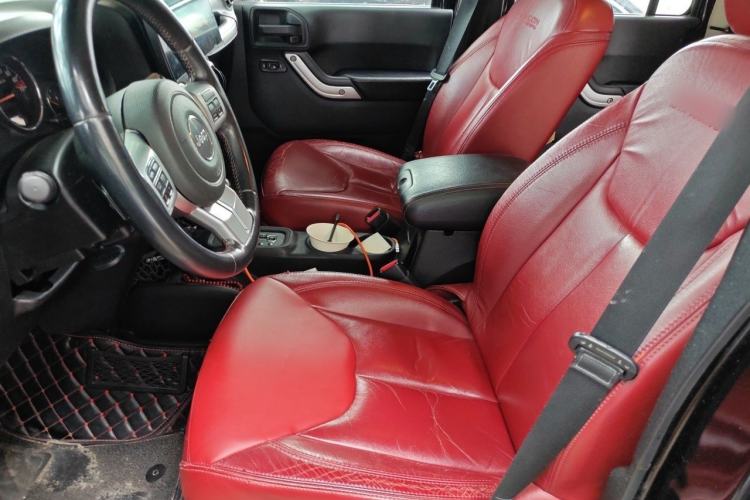 Used Jeep Wrangler 2013 3.6L Four-Door 10th Anniversary Edition Left Front Seat