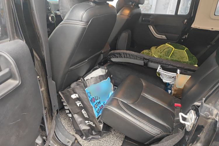 Used Jeep Wrangler 2013 3.6L Sahara Four-Door Edition Left Rear Seat