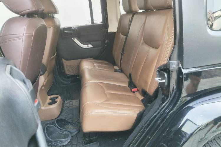 Used Jeep Wrangler 2013 3.6L Sahara Four-Door Edition Left Rear Seat