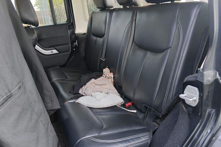 Used Jeep Wrangler 2013 3.6L Sahara Four-Door Edition Left Rear Seat
