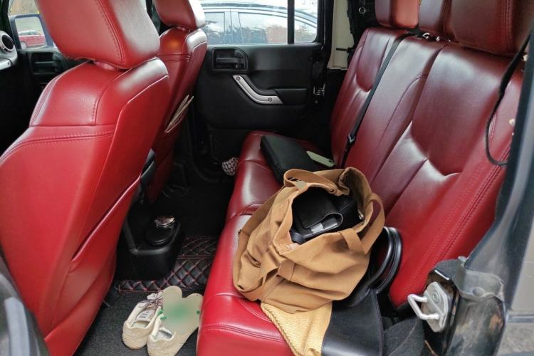 Used Jeep Wrangler 2013 3.6L Four-Door 10th Anniversary Edition Left Rear Seat