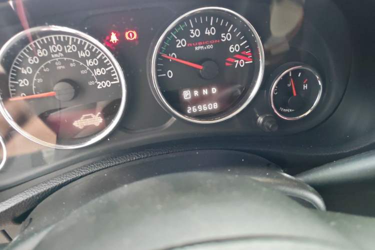 Used Jeep Wrangler 2013 3.6L Four-Door 10th Anniversary Edition Odometer Close Up