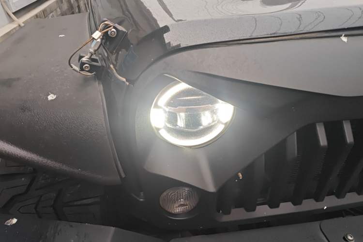 Used Jeep Wrangler 2013 3.6L Sahara Four-Door Edition Right Front Headlight