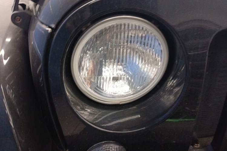 Used Jeep Wrangler 2013 3.6L Sahara Four-Door Edition Right Front Headlight