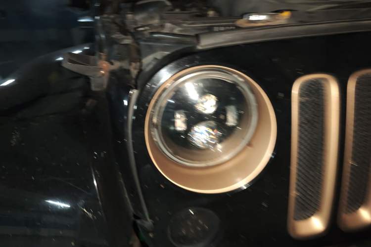 Used Jeep Wrangler 2013 3.6L Sahara Four-Door Edition Right Front Headlight