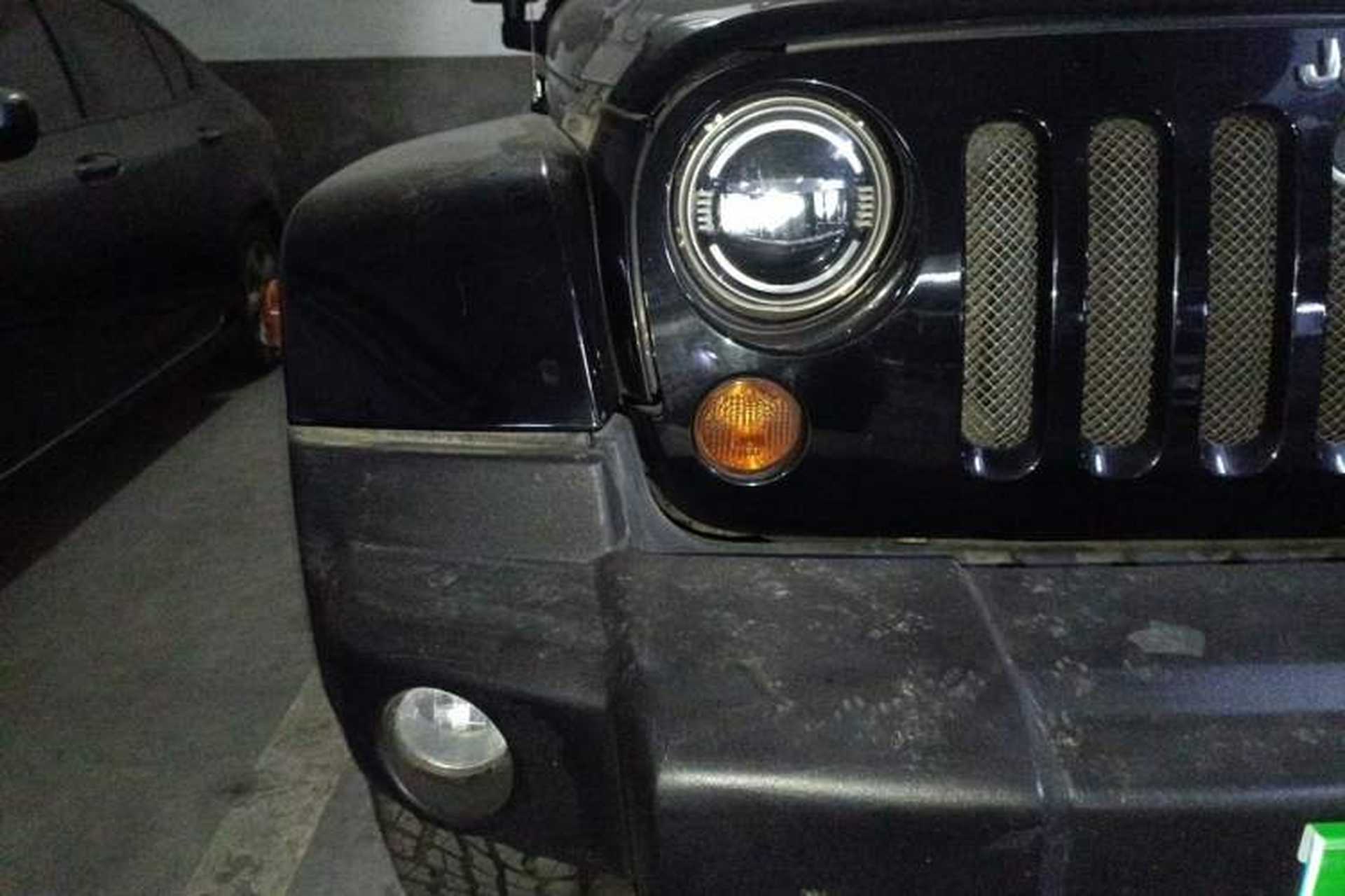 Used Jeep Wrangler 2013 3.6L Sahara two-door model Right Front Headlight