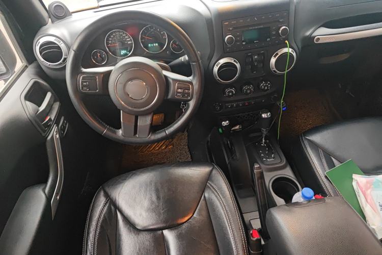 Used Jeep Wrangler 2013 3.6L Sahara Four-Door Edition Steering Wheel