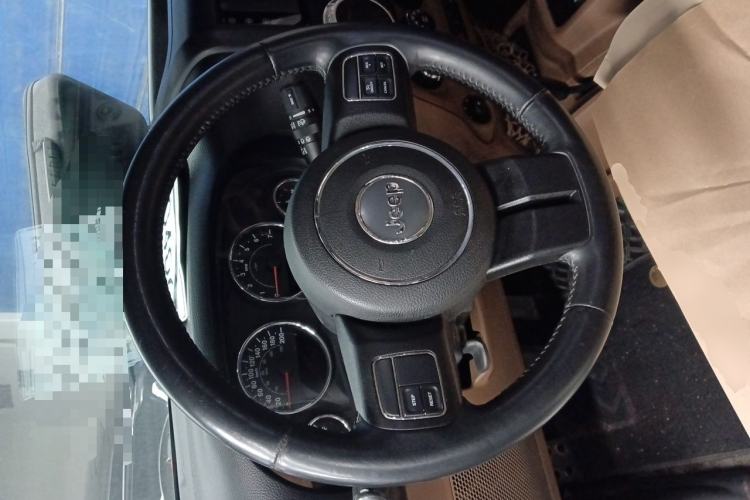 Used Jeep Wrangler 2013 3.6L Sahara Four-Door Edition Steering Wheel