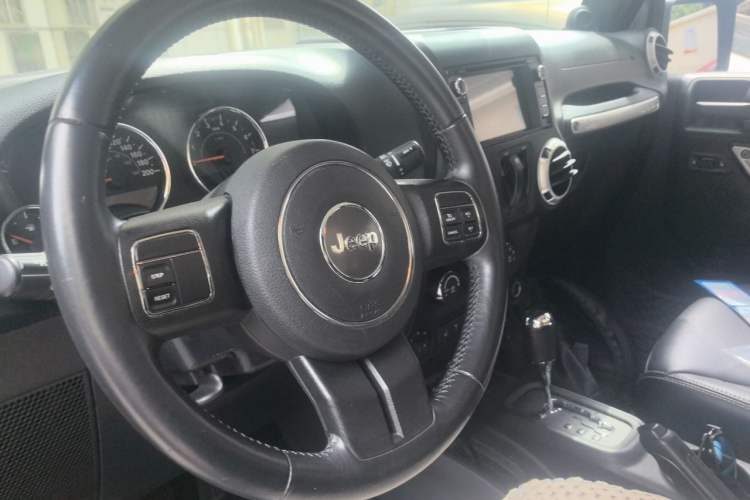 Used Jeep Wrangler 2013 3.6L Sahara two-door model Steering Wheel