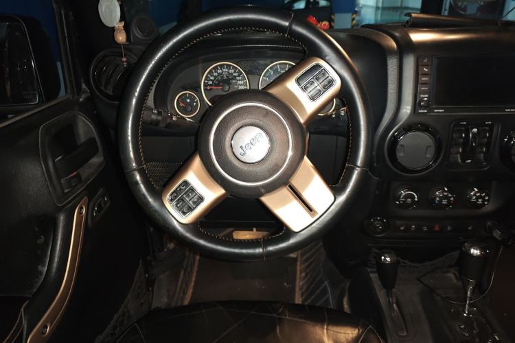 Used Jeep Wrangler 2013 3.6L Sahara Four-Door Edition Steering Wheel