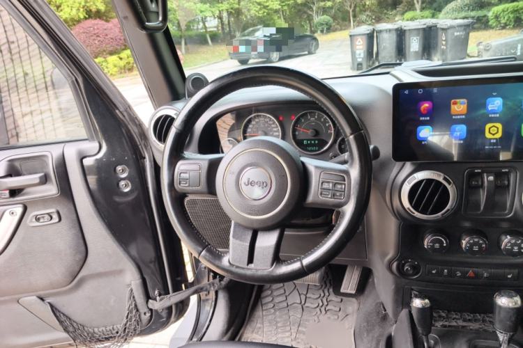 Used Jeep Wrangler 2013 3.6L Sahara two-door model Steering Wheel