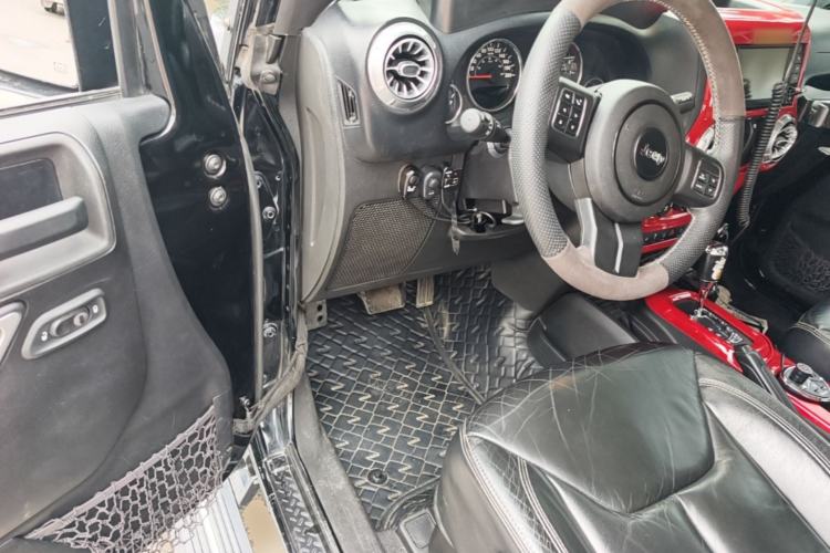 Used Jeep Wrangler 2013 3.6L Sahara two-door model Steering Wheel