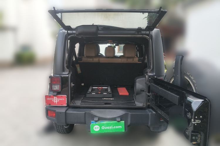 Used Jeep Wrangler 2013 3.6L Sahara Four-Door Edition Trunk