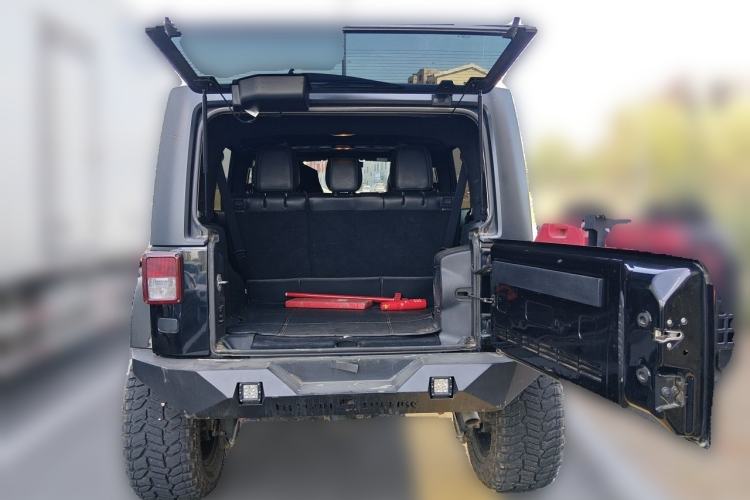Used Jeep Wrangler 2013 3.6L Sahara Four-Door Edition Trunk
