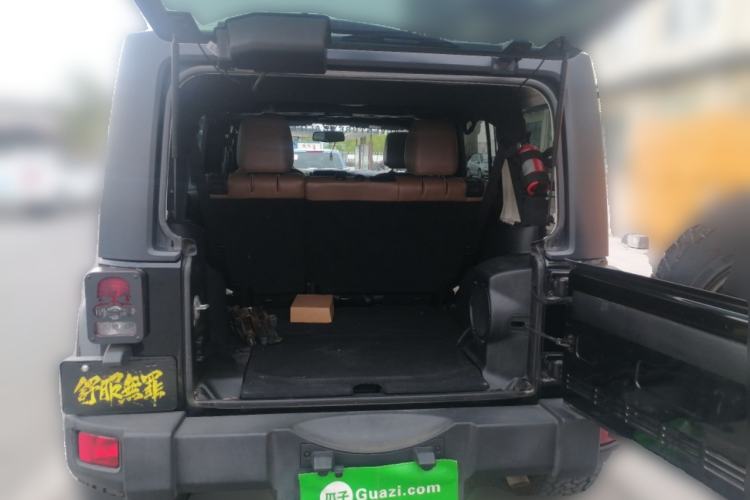 Used Jeep Wrangler 2013 3.6L Sahara Four-Door Edition Trunk