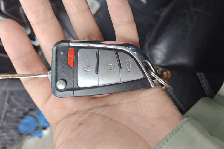 Used Jeep Wrangler 2013 3.6L Sahara Four-Door Edition Vehicle Key