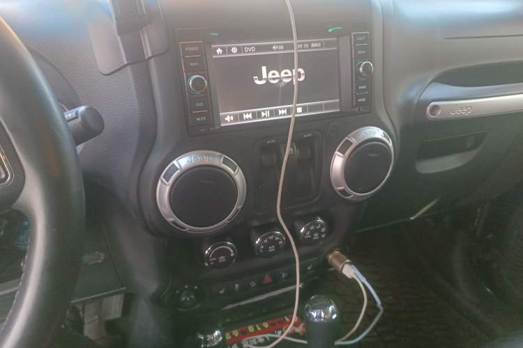 Used Jeep Wrangler 2013 3.6L Sahara two-door model Audio And AC Panel