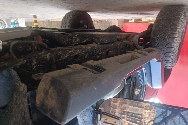 Used Jeep Wrangler 2013 3.6L Sahara two-door model Chassis Front Right