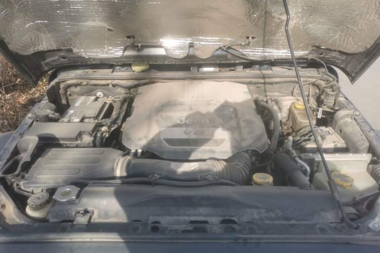 Used Jeep Wrangler 2013 3.6L Sahara Four-Door Edition Engine Bay