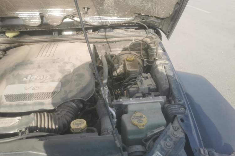 Used Jeep Wrangler 2013 3.6L Sahara Four-Door Edition Engine Bay Left