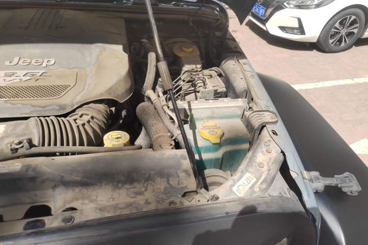 Used Jeep Wrangler 2013 3.6L Sahara two-door model Engine Bay Left
