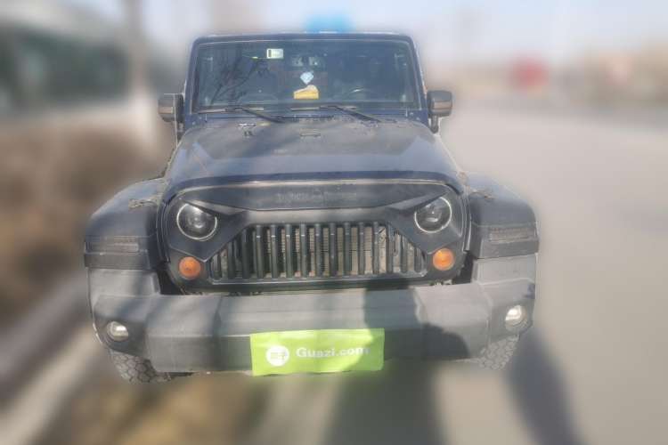 Used Jeep Wrangler 2013 3.6L Sahara Four-Door Edition Front