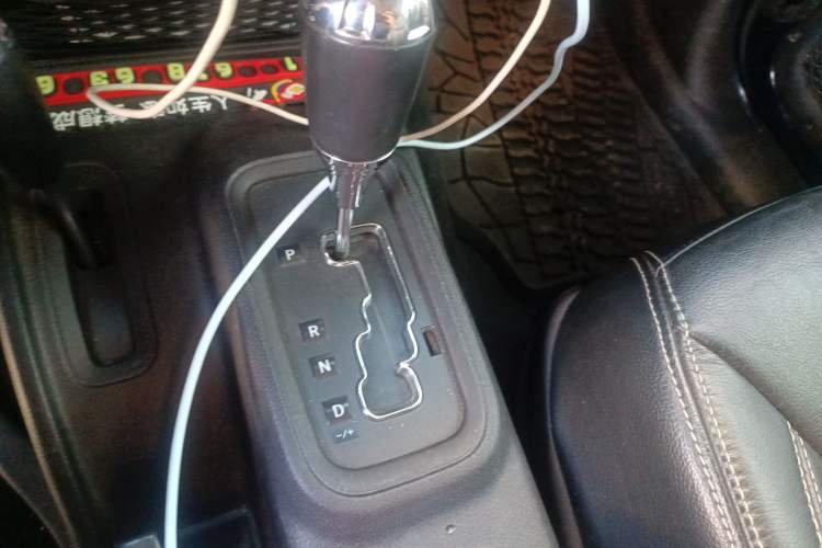 Used Jeep Wrangler 2013 3.6L Sahara two-door model Gear Lever