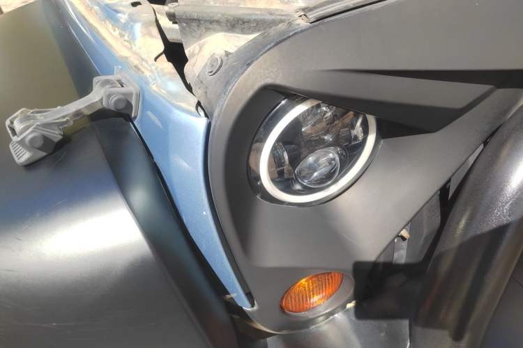 Used Jeep Wrangler 2013 3.6L Sahara two-door model Right Front Headlight