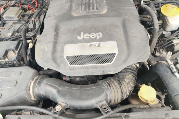 Used Jeep Wrangler 2013 3.6L Sahara Four-Door Edition Engine Bay
