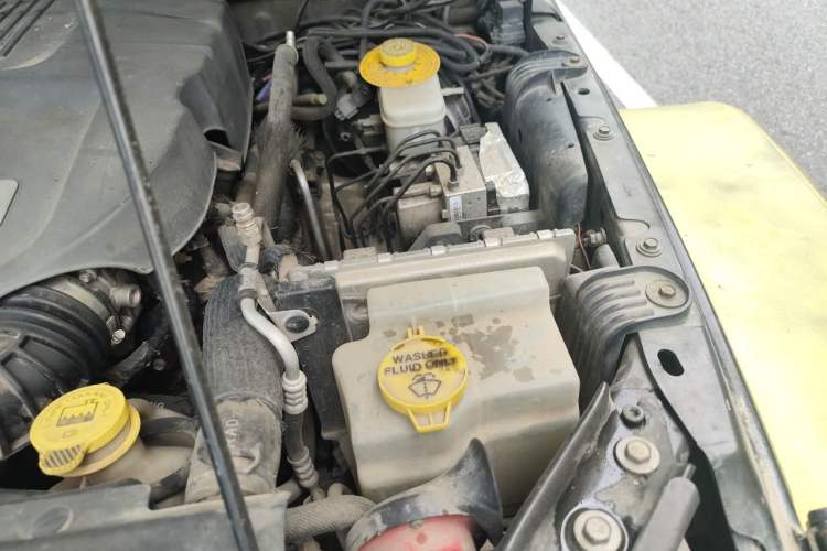 Used Jeep Wrangler 2013 3.6L Sahara Four-Door Edition Engine Bay Left