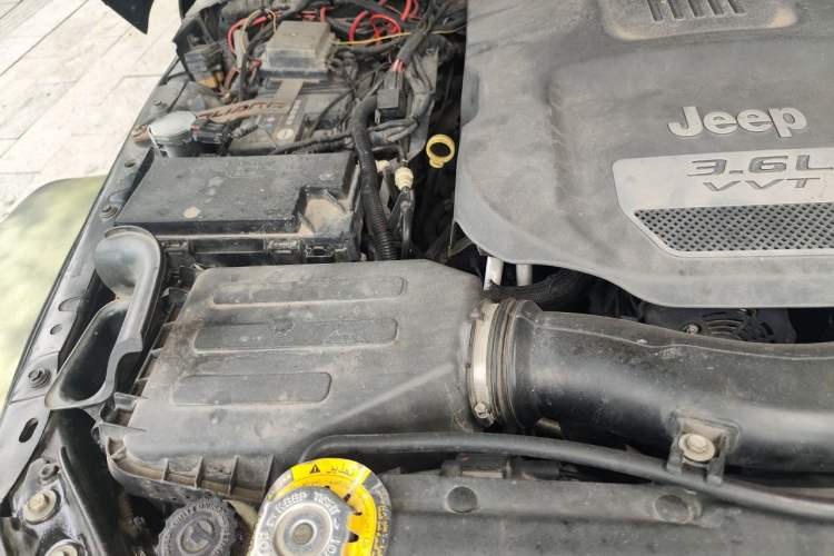 Used Jeep Wrangler 2013 3.6L Sahara Four-Door Edition Engine Bay Right