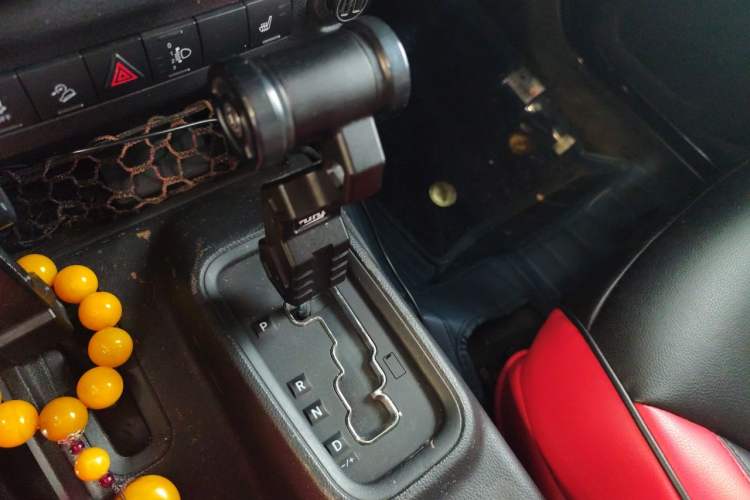 Used Jeep Wrangler 2013 3.6L Sahara Four-Door Edition Gear Lever