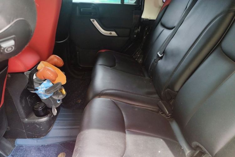 Used Jeep Wrangler 2013 3.6L Sahara Four-Door Edition Left Rear Seat